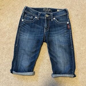 Silver Jeans Women's Dark Blue Cropped Denim